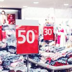 印刷、広告、物流のプラットフォーム構築のラクスル(4384)、今後の業績と株価の行方は？