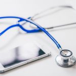 製薬企業の医薬情報提供活動をサポートするケアネット、コロナ禍で業績好調！